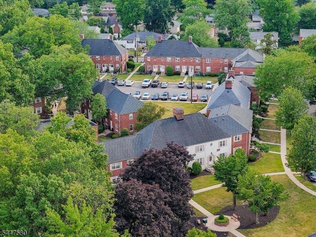 46 F Parkway Village, Cranford Twp., NJ 07016