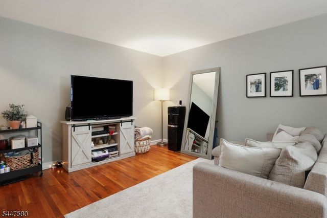 46 F Parkway Village, Cranford Twp., NJ 07016