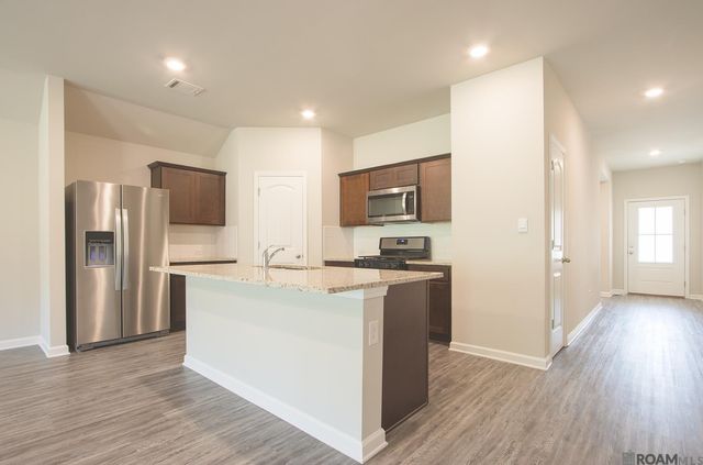 13035 Bayberry Ave, Walker, LA 70706