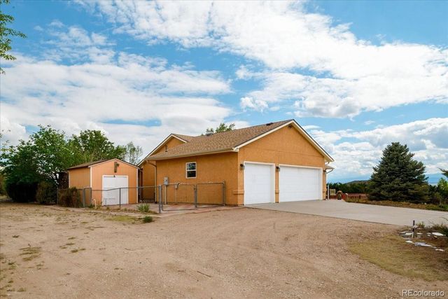 464 W Ventura Drive, Pueblo, CO 81007