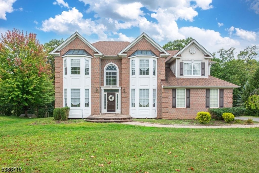43 Saunders Ln, Mount Olive Twp., NJ 07840