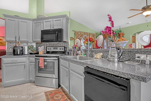 1856 Fairlight Street NW, Palm Bay, FL 32907