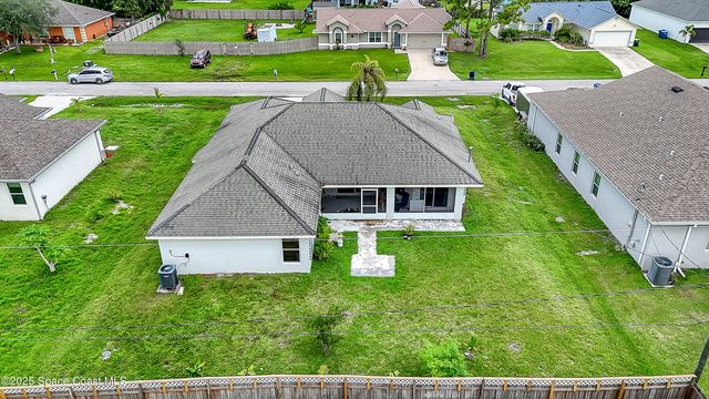 1856 Fairlight Street NW, Palm Bay, FL 32907