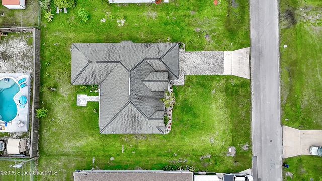 1856 Fairlight Street NW, Palm Bay, FL 32907