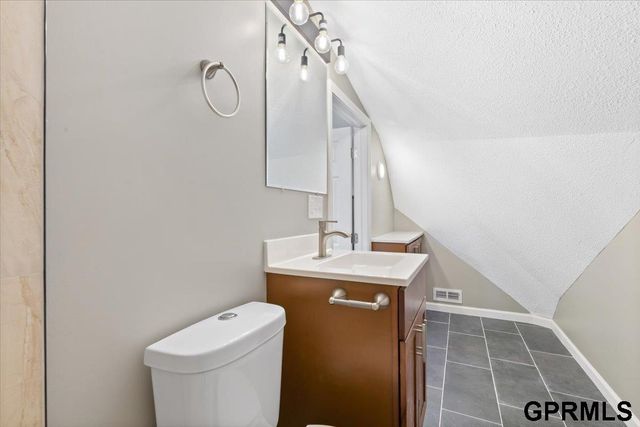 1715 Rock Bluff Road, Plattsmouth, NE 68048