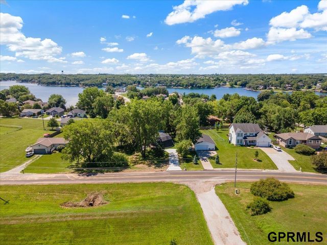 1715 Rock Bluff Road, Plattsmouth, NE 68048