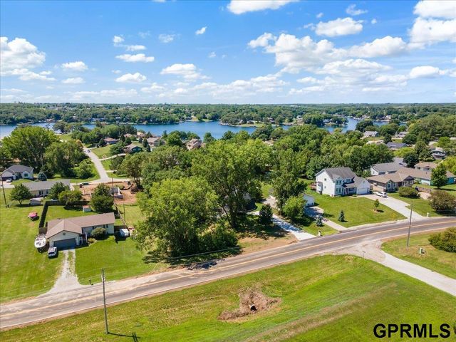 1715 Rock Bluff Road, Plattsmouth, NE 68048