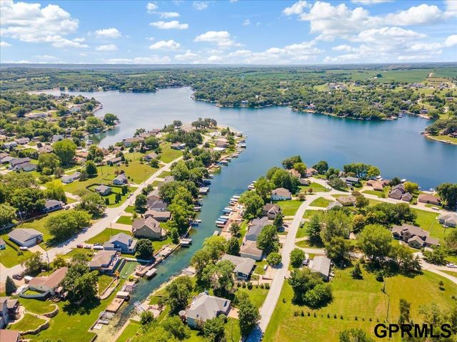 1715 Rock Bluff Road, Plattsmouth, NE 68048