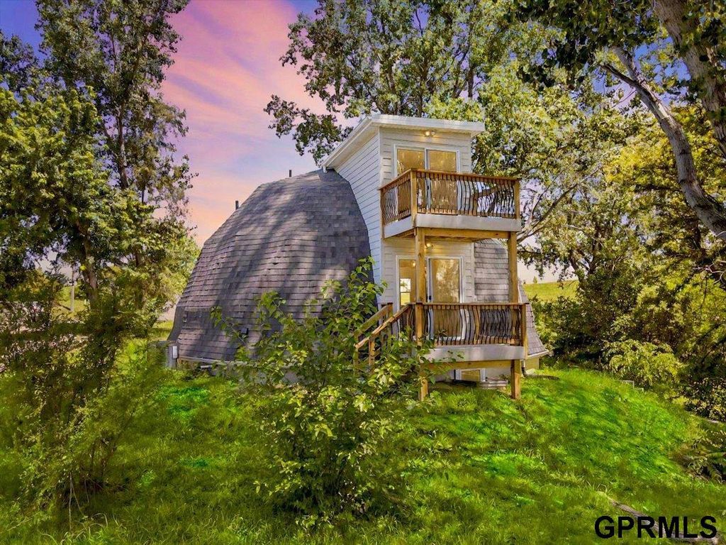 1715 Rock Bluff Road, Plattsmouth, NE 68048