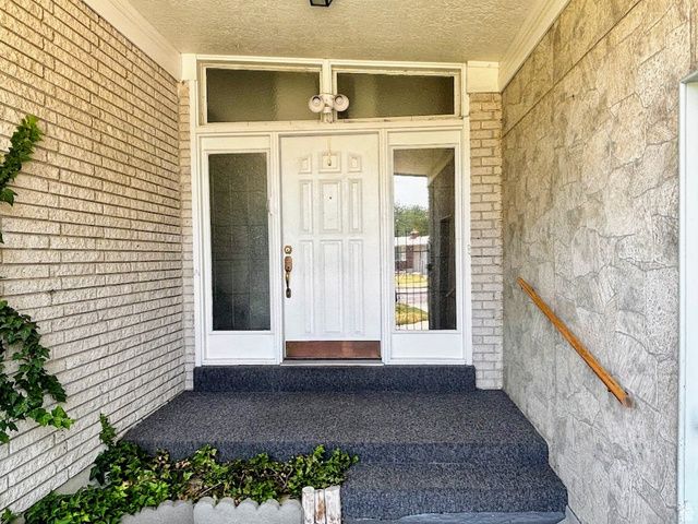 6825 S NYE DR, Cottonwood Heights, UT 84121