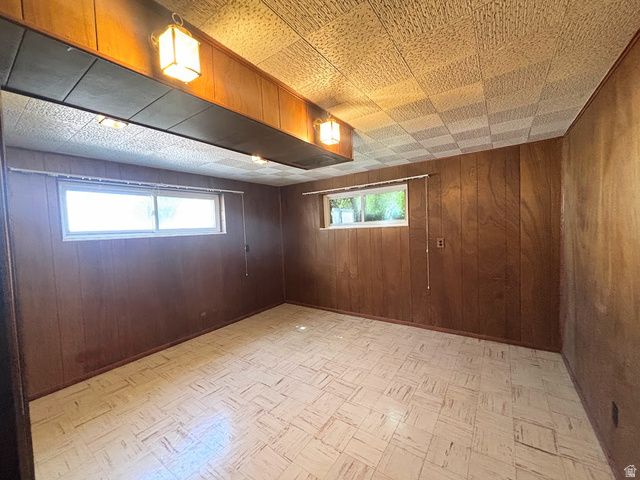 6825 S NYE DR, Cottonwood Heights, UT 84121