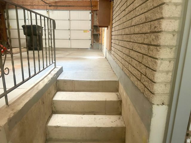 6825 S NYE DR, Cottonwood Heights, UT 84121