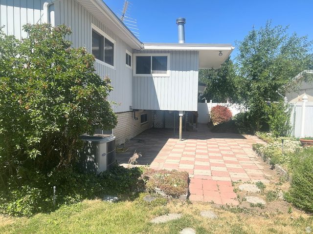 6825 S NYE DR, Cottonwood Heights, UT 84121