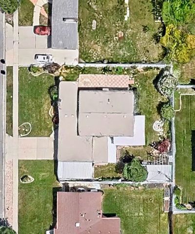 6825 S NYE DR, Cottonwood Heights, UT 84121