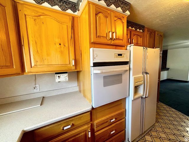 6825 S NYE DR, Cottonwood Heights, UT 84121