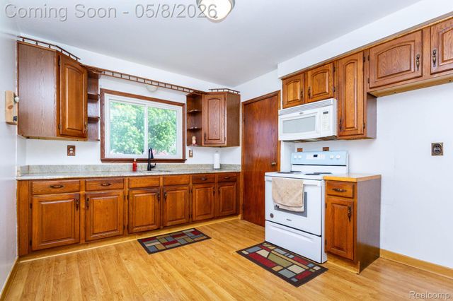 15473 Kennebec Street, Southgate, MI 48195