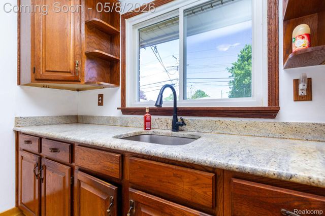 15473 Kennebec Street, Southgate, MI 48195