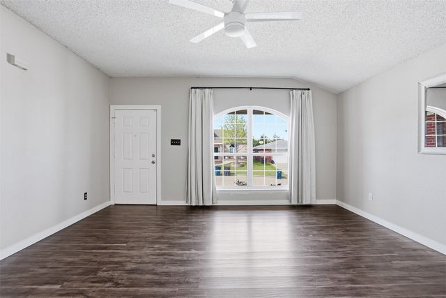 10205 Dawson Trail, Fort Worth, TX 76108