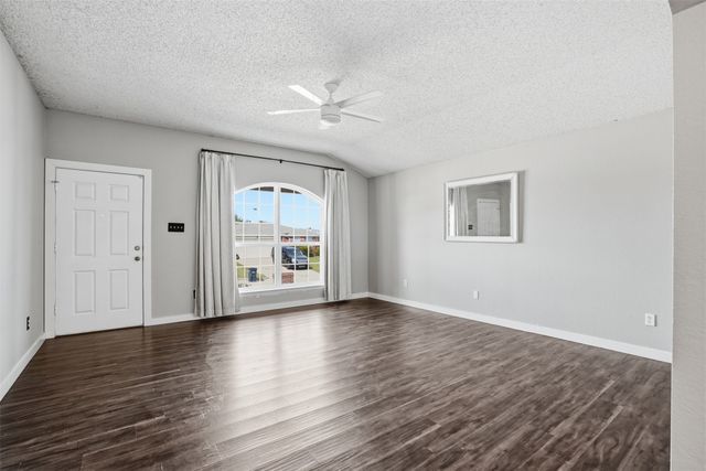 10205 Dawson Trail, Fort Worth, TX 76108