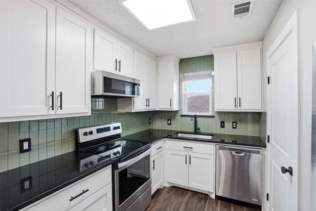 10205 Dawson Trail, Fort Worth, TX 76108