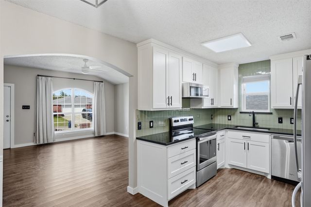 10205 Dawson Trail, Fort Worth, TX 76108