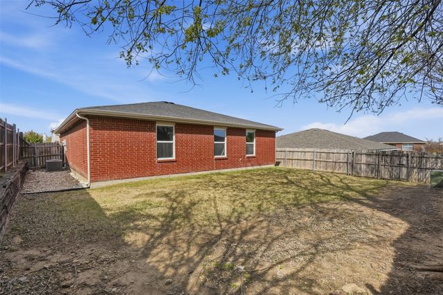10205 Dawson Trail, Fort Worth, TX 76108