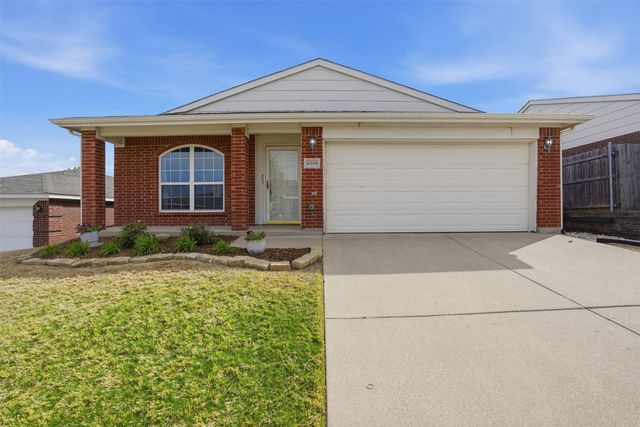 10205 Dawson Trail, Fort Worth, TX 76108