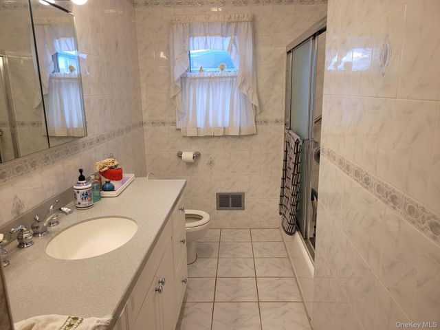 9720 158th Avenue, Howard Beach, NY 11414
