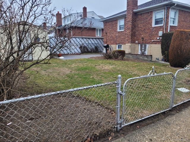 9720 158th Avenue, Howard Beach, NY 11414