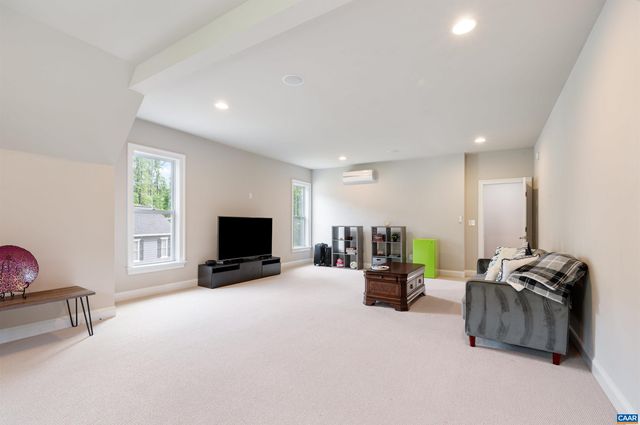 2282 HYLAND RIDGE DR, Charlottesville, VA 22911