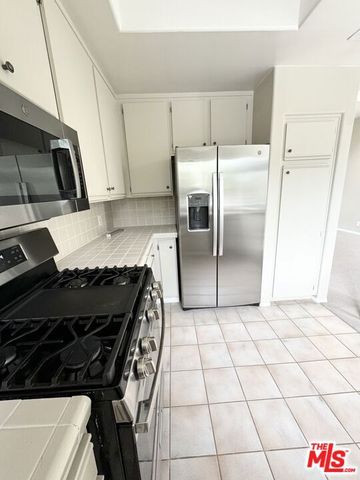 1749 12th Street B, Santa Monica, CA 90404