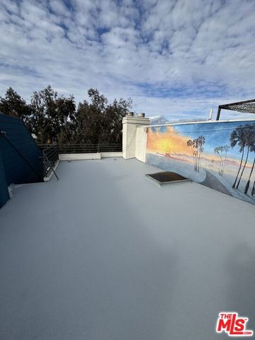 1749 12th Street B, Santa Monica, CA 90404