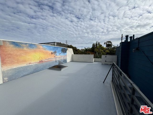 1749 12th Street B, Santa Monica, CA 90404