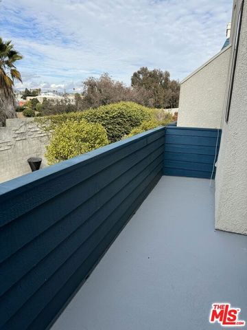 1749 12th Street B, Santa Monica, CA 90404