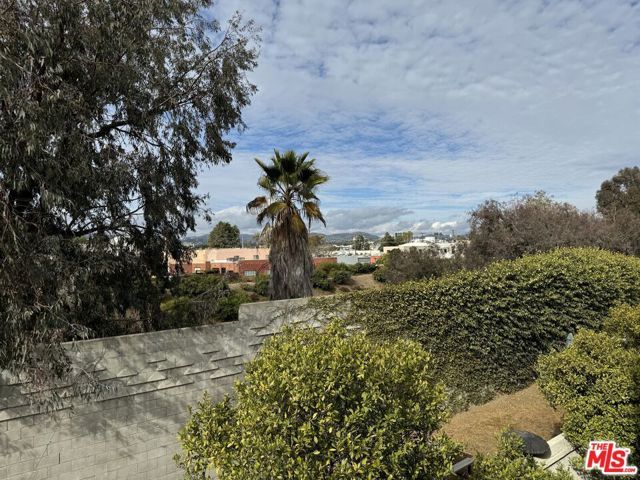 1749 12th Street B, Santa Monica, CA 90404