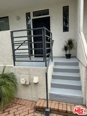 1749 12th Street B, Santa Monica, CA 90404