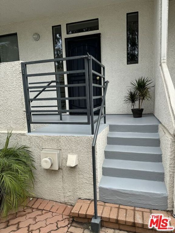 1749 12th Street B, Santa Monica, CA 90404