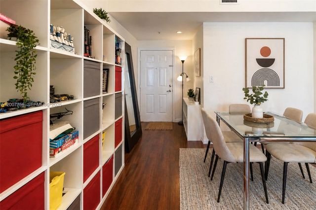 275 NE 18th St 1110, Miami, FL 33132