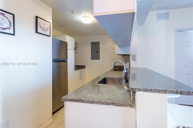 275 NE 18th St 1110, Miami, FL 33132