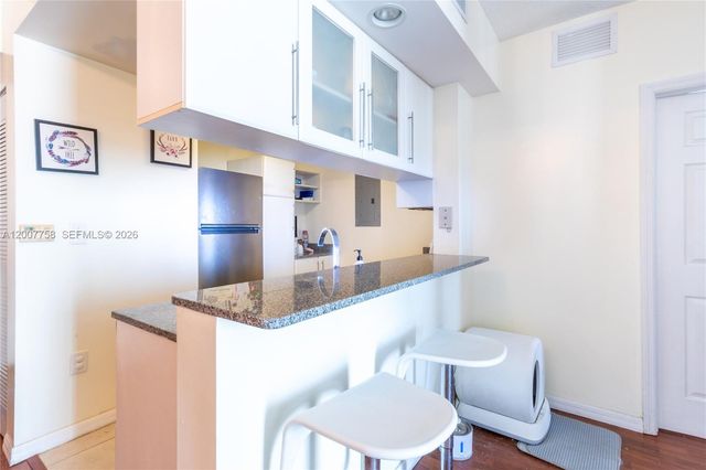 275 NE 18th St 1110, Miami, FL 33132