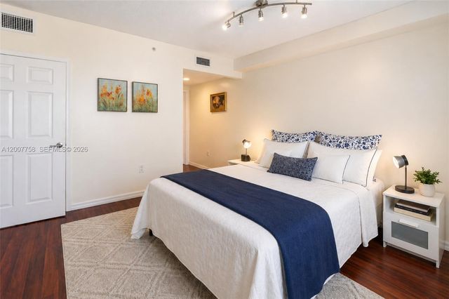 275 NE 18th St 1110, Miami, FL 33132