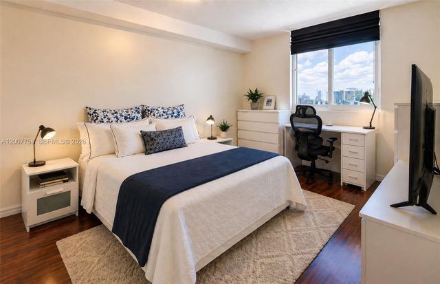 275 NE 18th St 1110, Miami, FL 33132