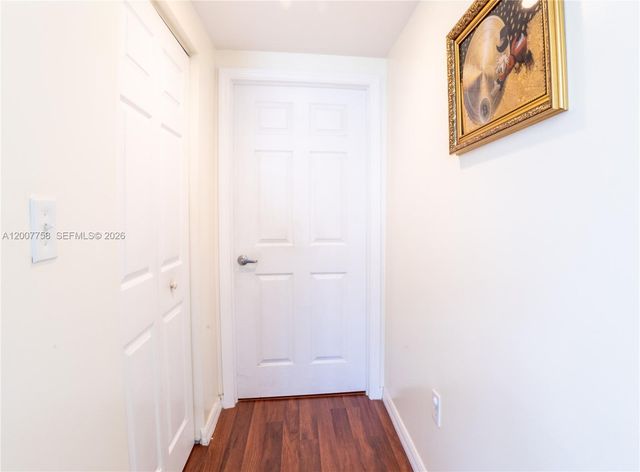 275 NE 18th St 1110, Miami, FL 33132