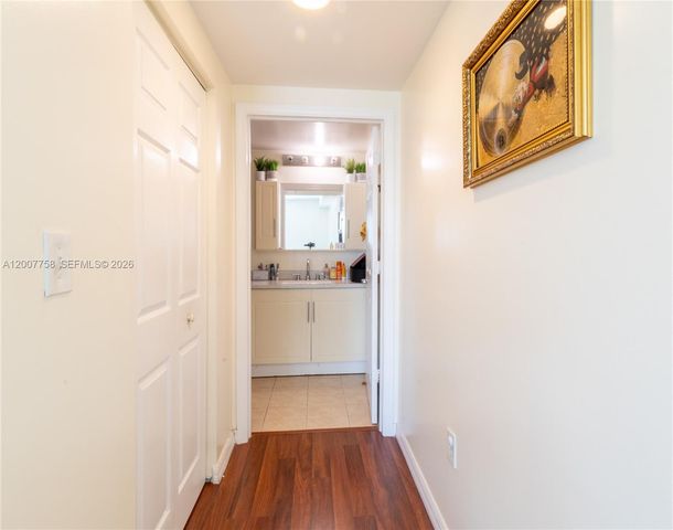 275 NE 18th St 1110, Miami, FL 33132