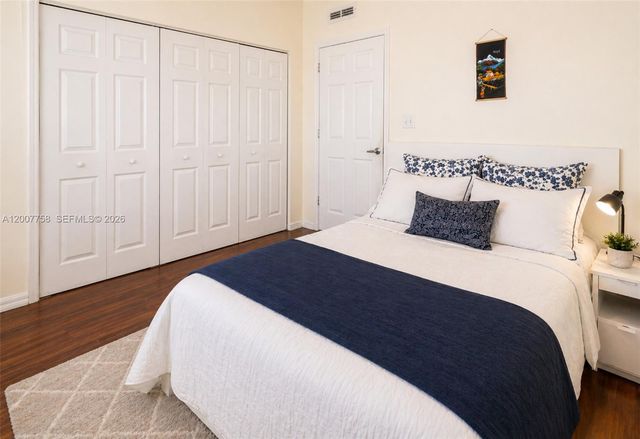 275 NE 18th St 1110, Miami, FL 33132