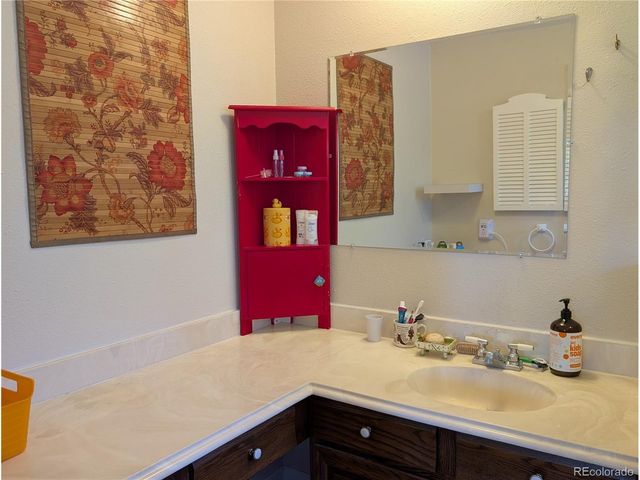8226 Yarrow Ct, Arvada, CO 80005