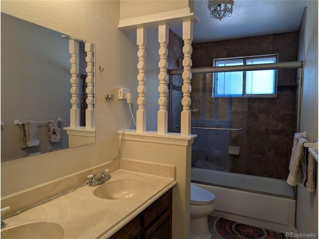 8226 Yarrow Ct, Arvada, CO 80005