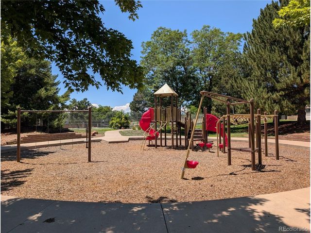 8226 Yarrow Ct, Arvada, CO 80005