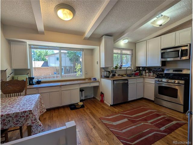 8226 Yarrow Ct, Arvada, CO 80005