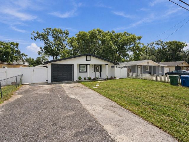 8423 N PACKWOOD AVENUE, Tampa, FL 33604